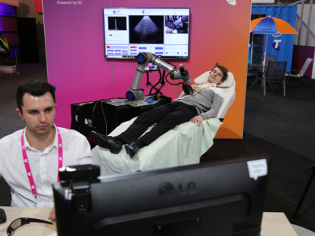 demonstration of new medical scanning technology at technology event
